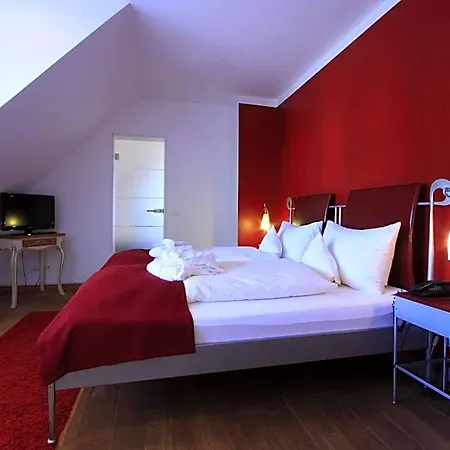 Hotel Residenz Im Schloss Neuweier 3*