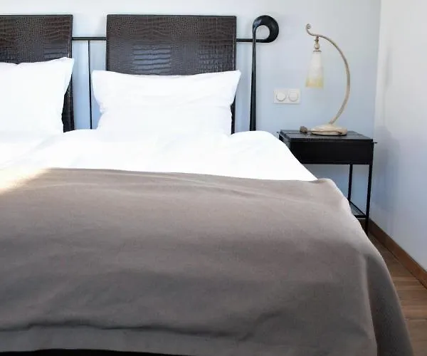 Residenz Im Schloss Neuweier Hotel 3*